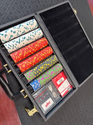 Starlite Leaded TRKs 300 chips mint.