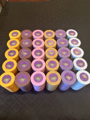 Circus Circus Roulettes Set 600+ Chips!